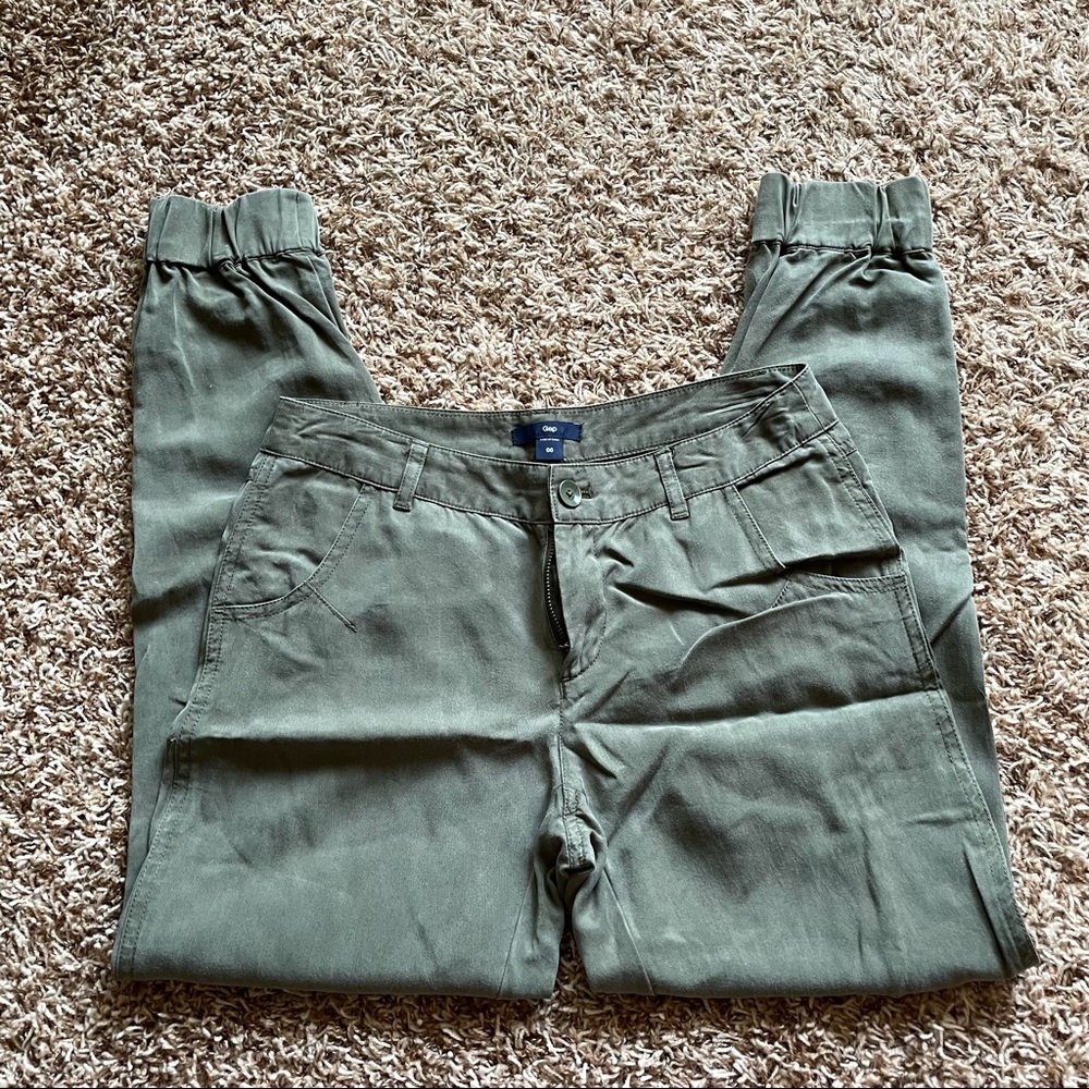 Gap green joggers